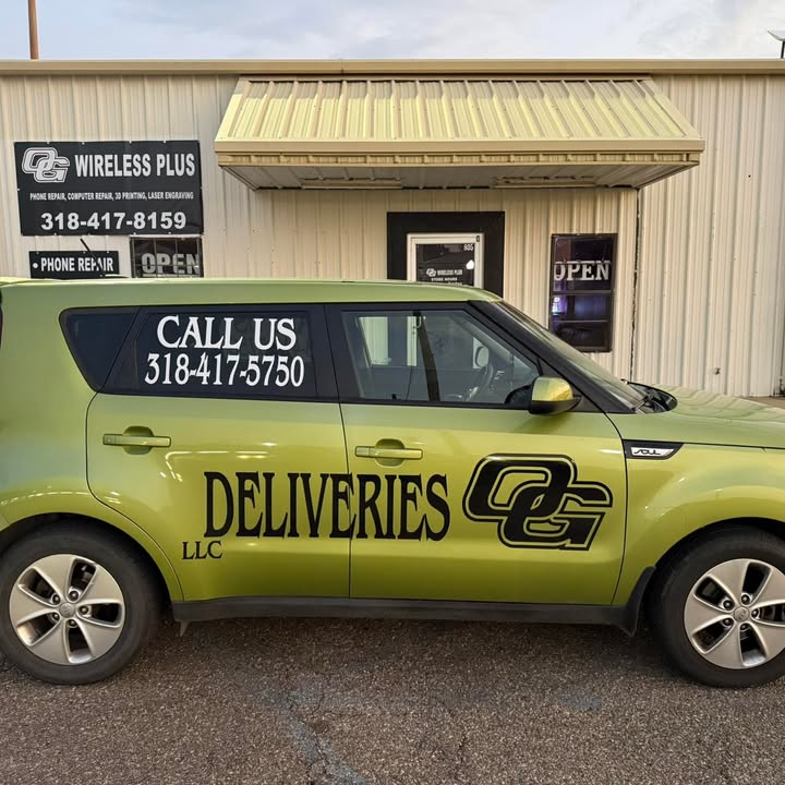 Lime green OG Deliveries Kia Soul in front of 805 E Main Street